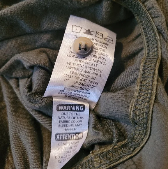 Ardene Faux Button Ruffle Top - Size Large - Picture 4 of 5